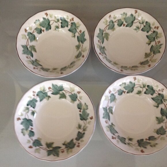 Set of 4 Nikko discontinued Casual Living Green Ivy ,Brown Berries Cereal Bowls - Picture 3 of 4